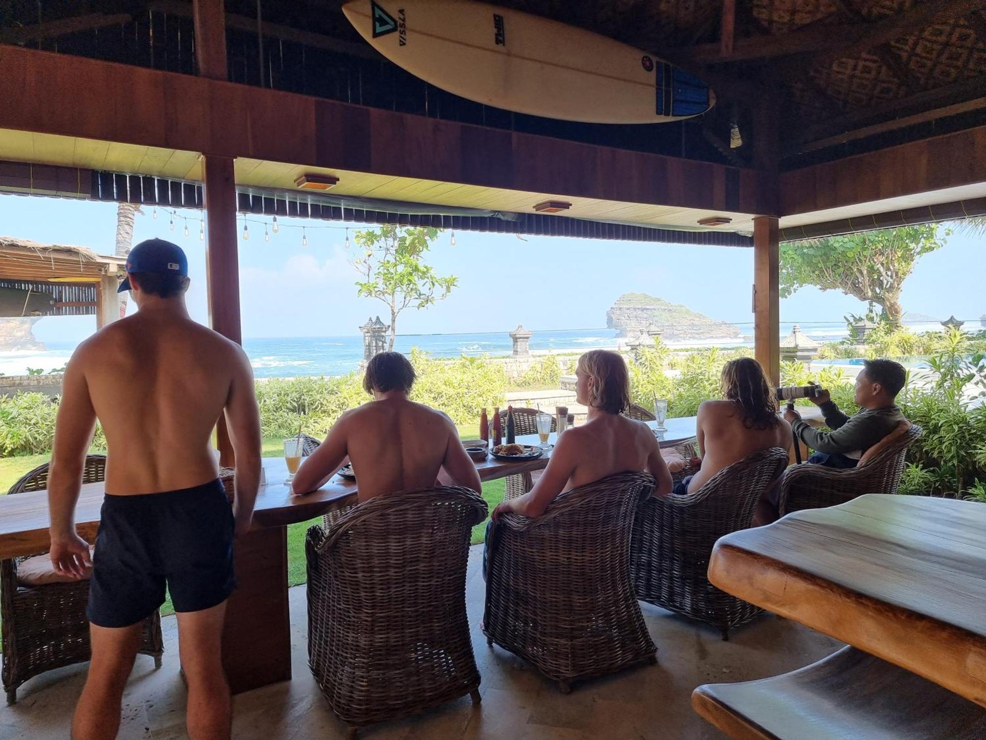 Istana Ombak Eco Resort Pacitan Extérieur photo